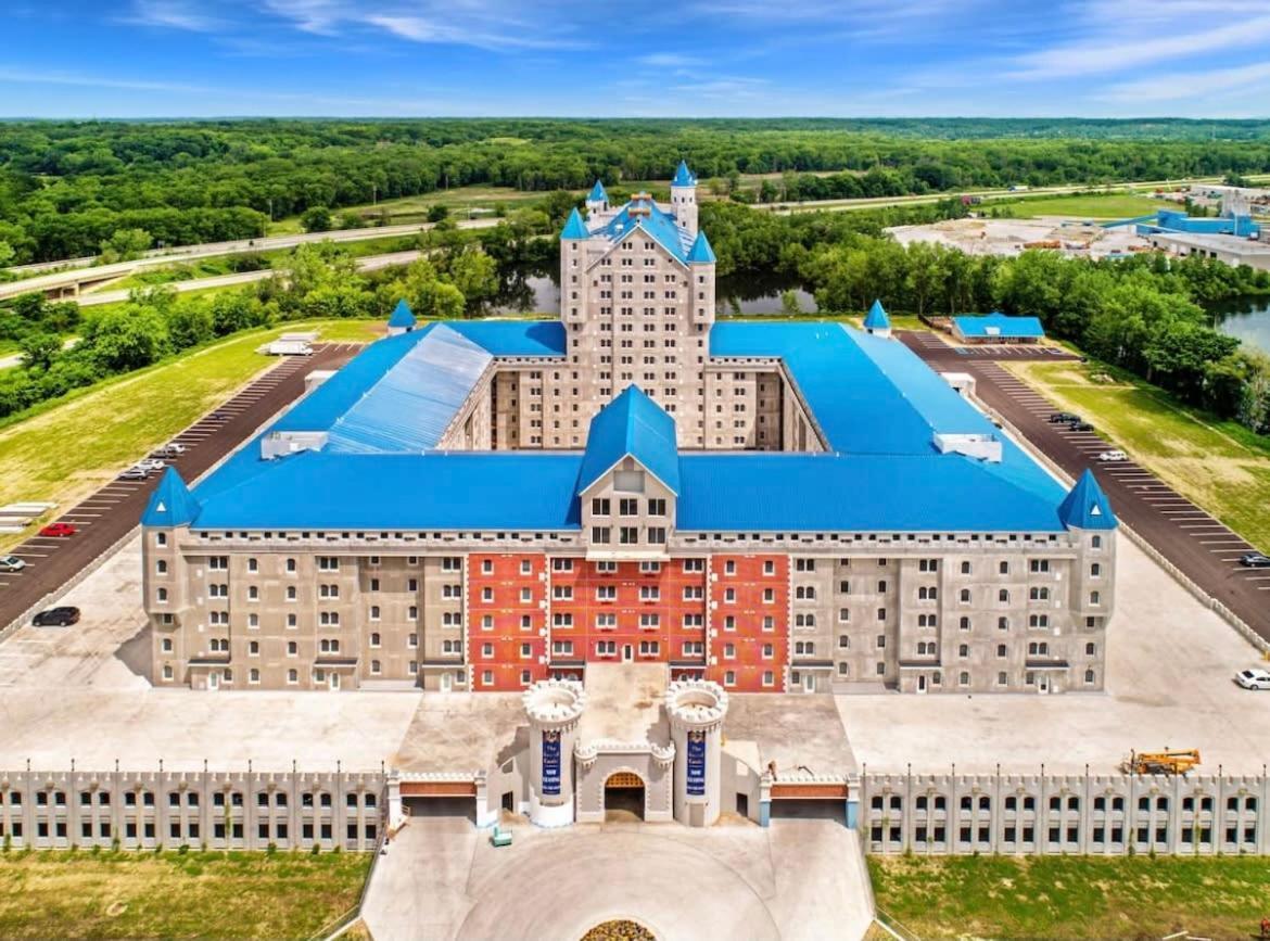 2Br Suite At The Grand Castle Pool Gym & Parking Grandville Exteriör bild