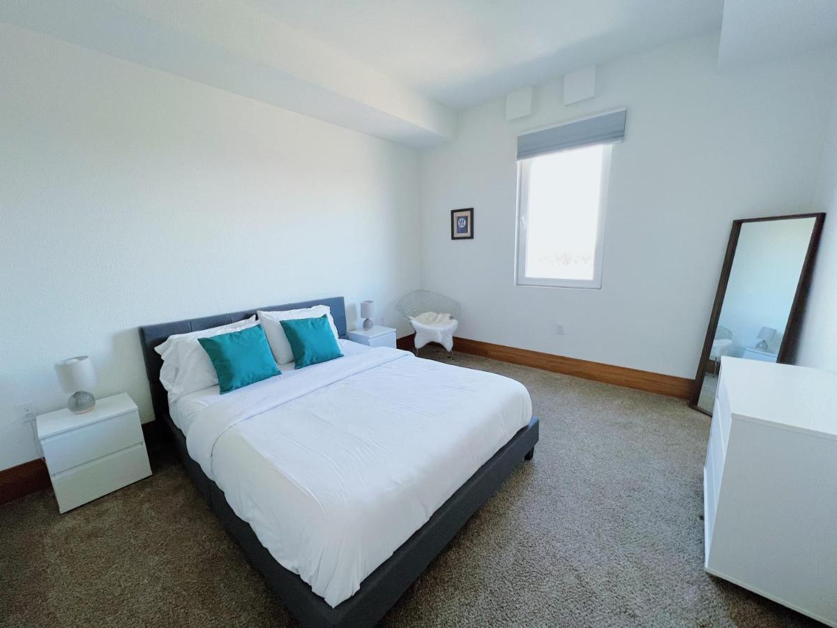 2Br Suite At The Grand Castle Pool Gym & Parking Grandville Exteriör bild
