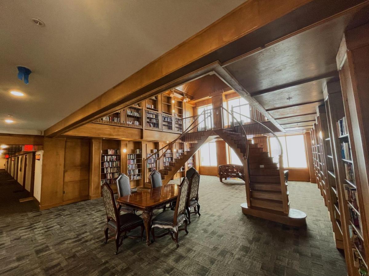 2Br Suite At The Grand Castle Pool Gym & Parking Grandville Exteriör bild