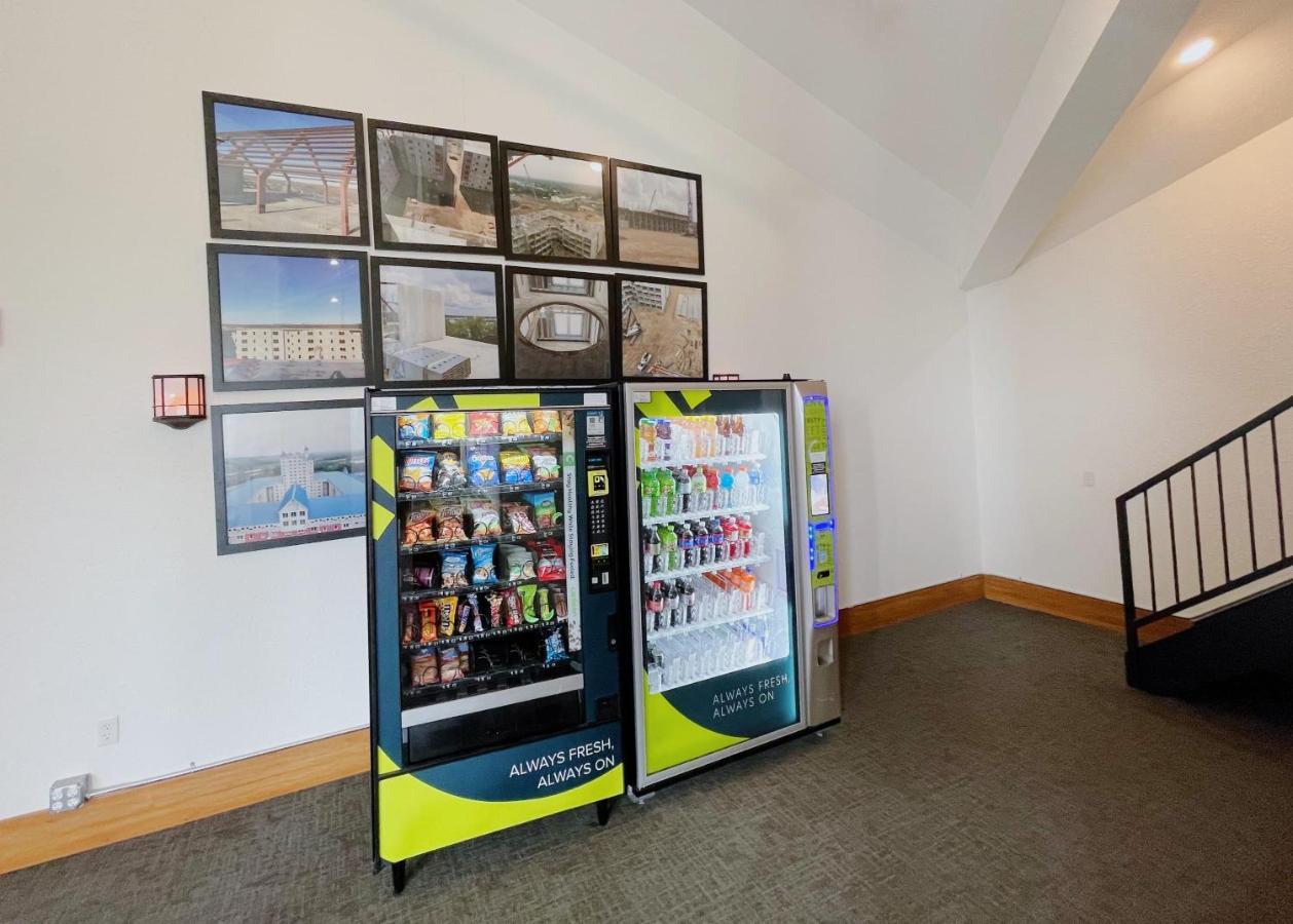 2Br Suite At The Grand Castle Pool Gym & Parking Grandville Exteriör bild