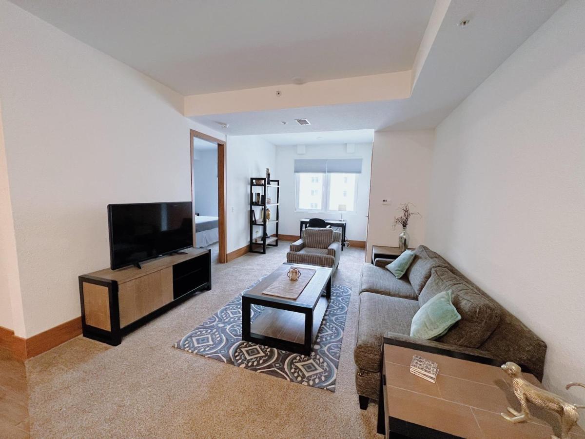 2Br Suite At The Grand Castle Pool Gym & Parking Grandville Exteriör bild