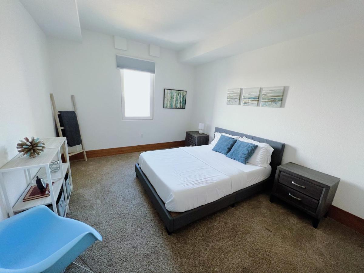 2Br Suite At The Grand Castle Pool Gym & Parking Grandville Exteriör bild