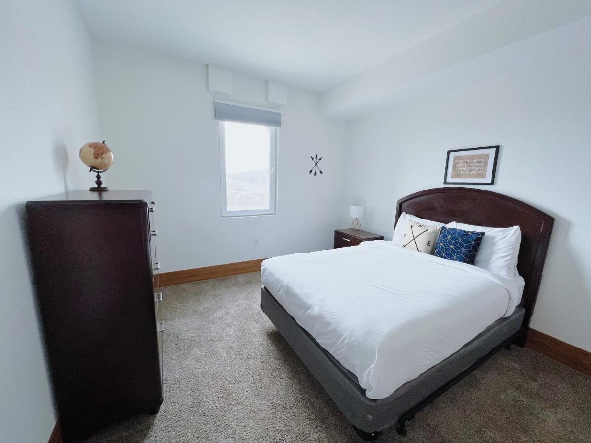 2Br Suite At The Grand Castle Pool Gym & Parking Grandville Exteriör bild