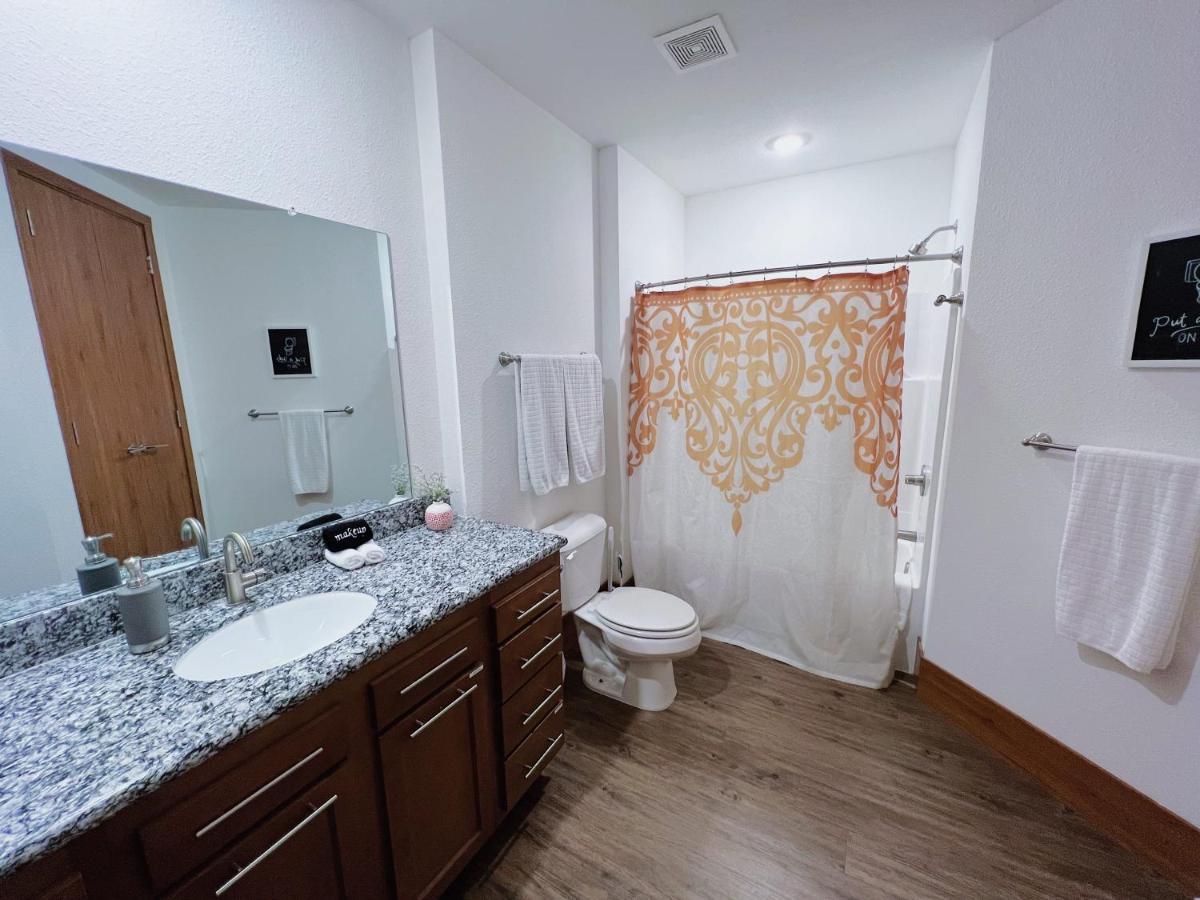 2Br Suite At The Grand Castle Pool Gym & Parking Grandville Exteriör bild