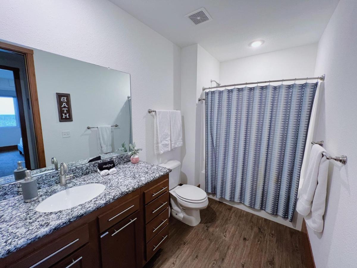 2Br Suite At The Grand Castle Pool Gym & Parking Grandville Exteriör bild