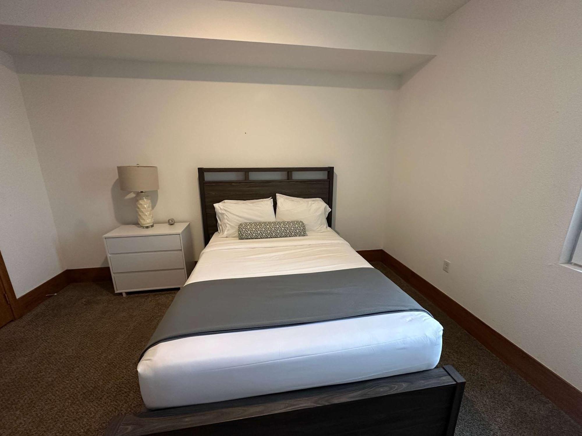 2Br Suite At The Grand Castle Pool Gym & Parking Grandville Exteriör bild